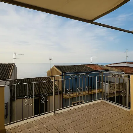 アパート Etnapartment 4 *